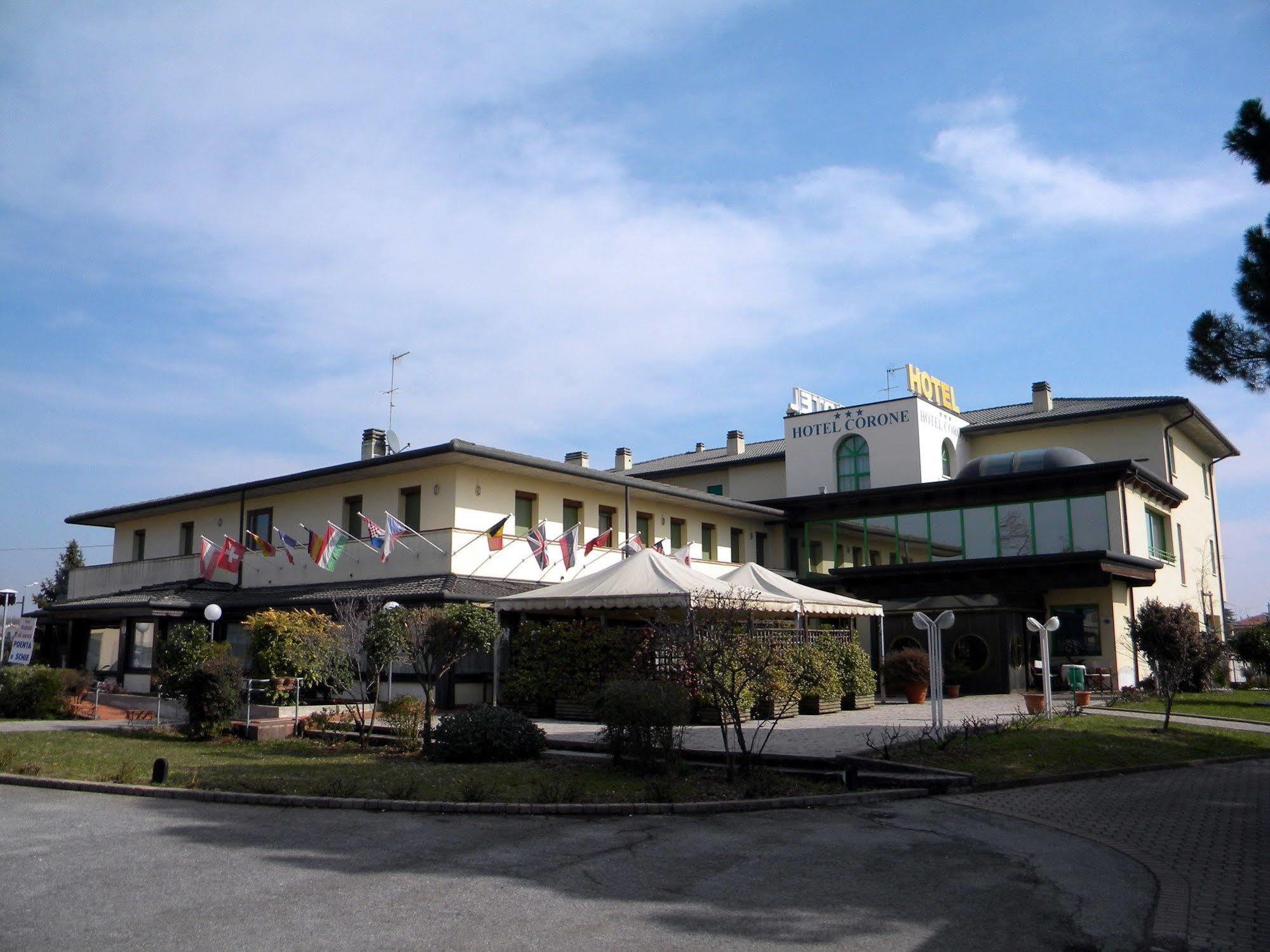 Hotel Corone Caerano Di San Marco Exterior photo